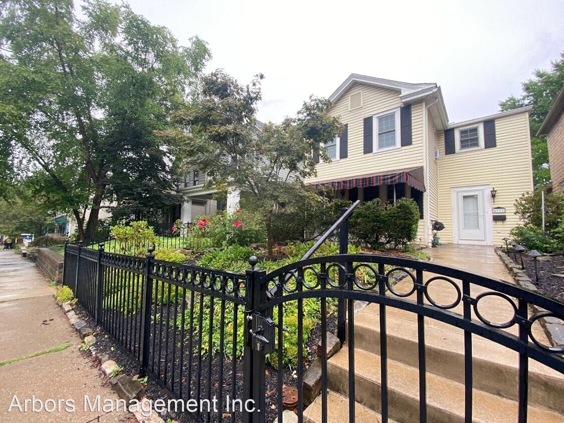 4 br, 2 bath House 6717 Reynolds St House Rental in Pittsburgh, PA