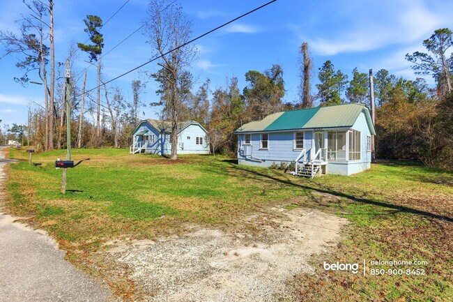 Building Photo - 16063 SE Janet St