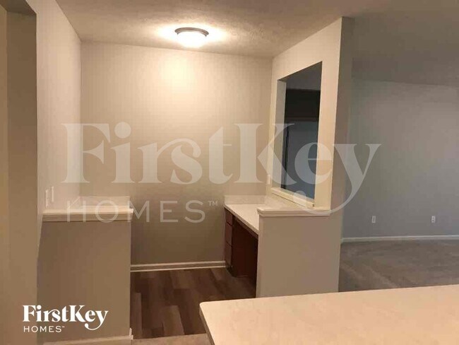 Foto del edificio - 4653 Rainwater Ln