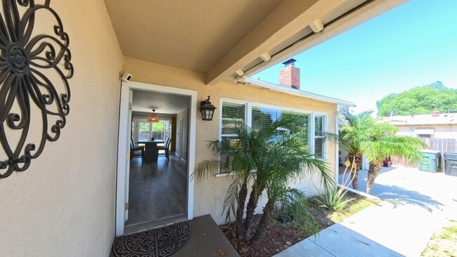 Building Photo - 1437 Arroyo Ave
