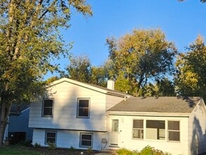 Building Photo - 1702 Knoll Ave