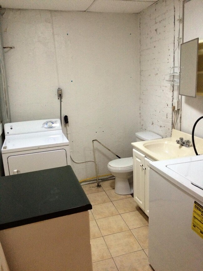 Lavandería/tocador - 3104 Kennett Sq