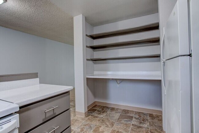 Foto del edificio - Court Yard Setting - Single Level 2 bdrm/1...