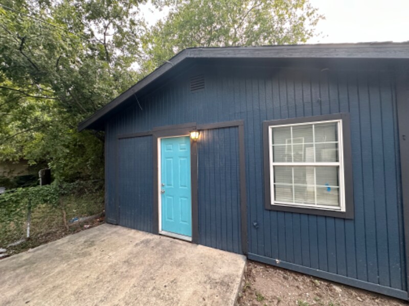 321 Ferguson Ave Unit 2, San Antonio, TX 78203 Room for Rent in San