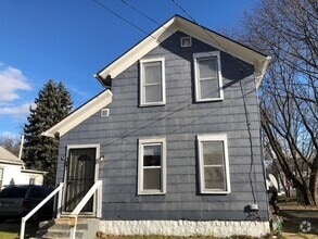 Building Photo - 387 Cleveland St