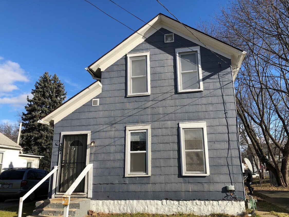 Foto principal - 387 Cleveland St