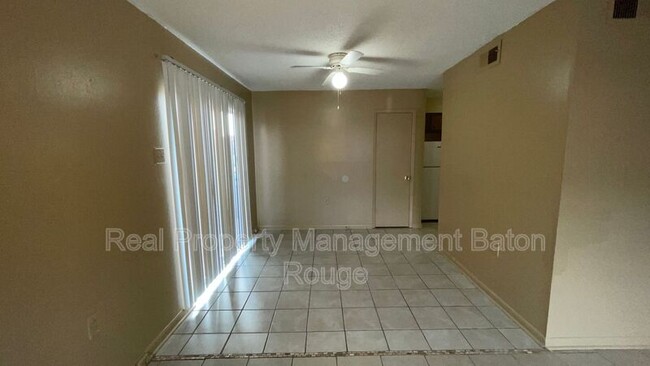 Building Photo - 10952 Cherry Hill Ave