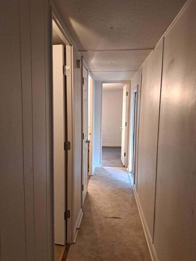 Foto del edificio - 1 Birchwood Ln