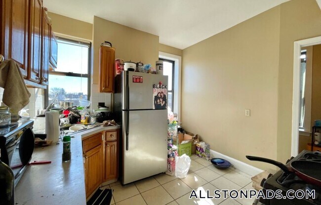 Building Photo - 19 Highgate St