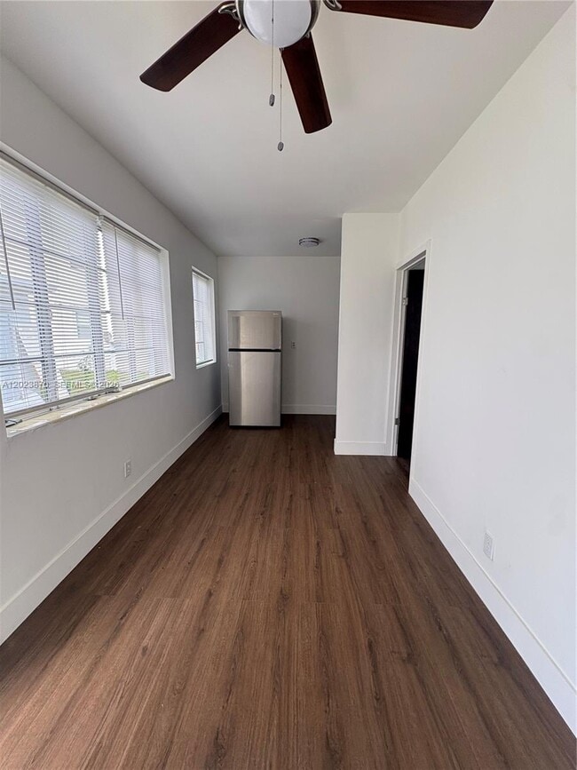 Foto del edificio - 2052 SW 7th St