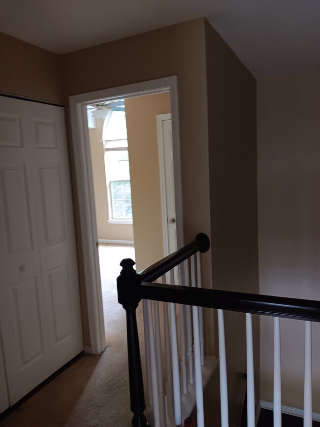 Foto del edificio - 250 Amal Dr SW