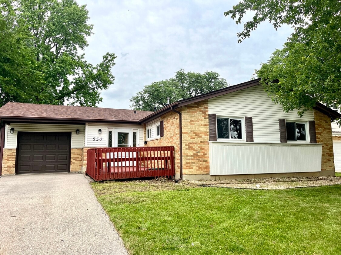 Primary Photo - 550 Milton Ln