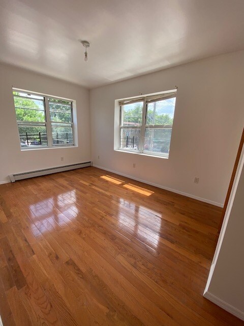 Foto del edificio - 10617 Waltham St