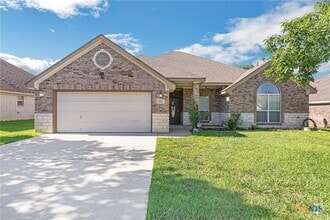 Building Photo - 1507 Hazelnut Dr