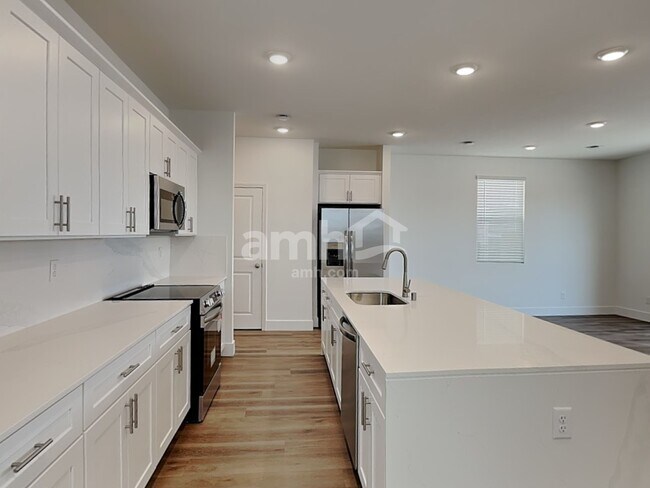 Building Photo - 11116 Magallanes Street