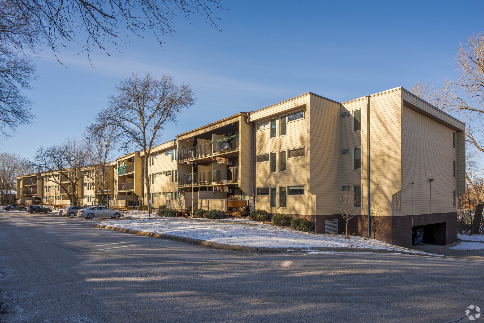 Woodhurst East & West