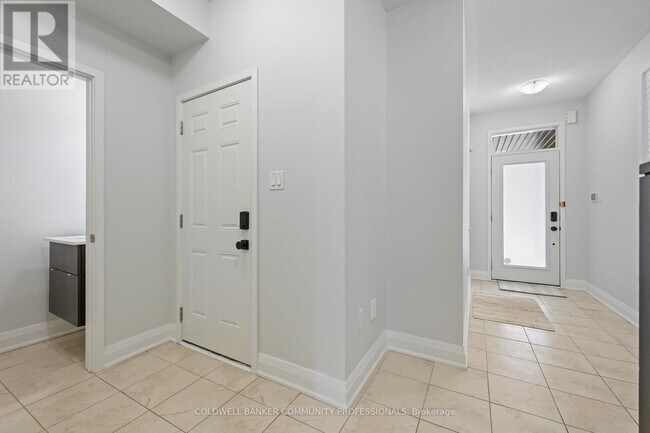 Building Photo - 193 Huguenot Rd