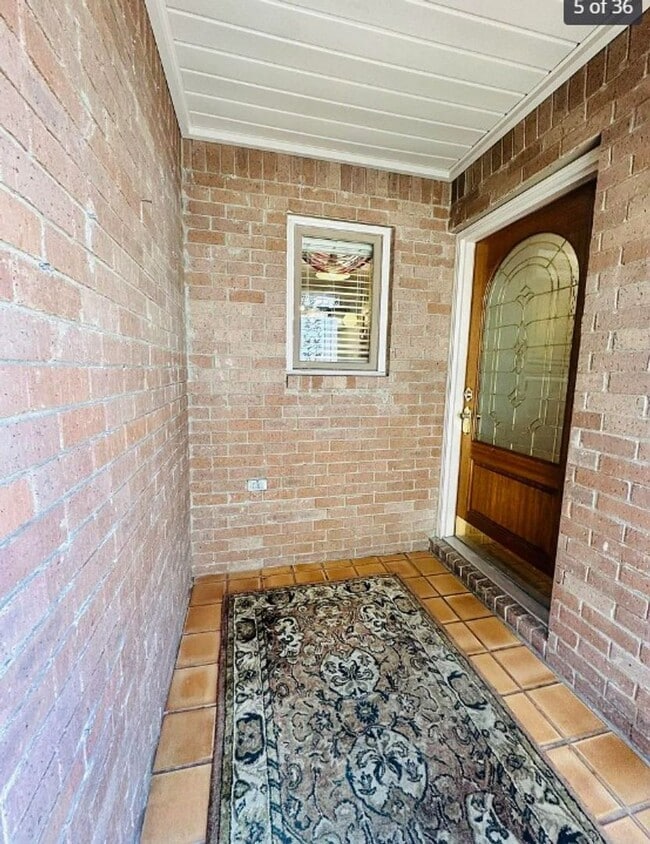 Building Photo - Spacious 2 Bed / 2 Bath Condo in Greenbriar Village