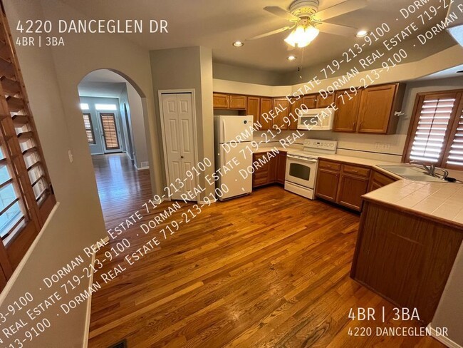 Foto del edificio - 4220 Danceglen Dr