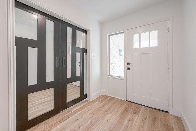 Foto del edificio - 811 Lemm Ct