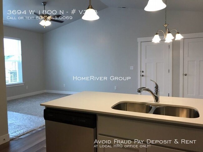 Building Photo - Beautiful newer top floor condo in Lehi