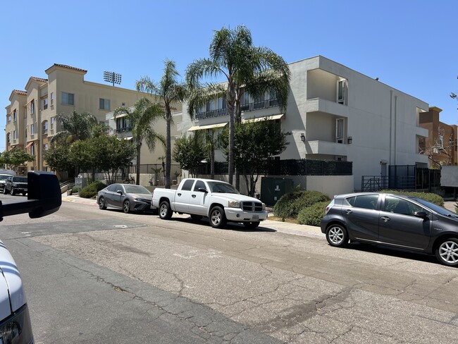 Front - 5540 Lindo Paseo