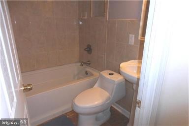 Foto del edificio - 7820 Ridge Rd