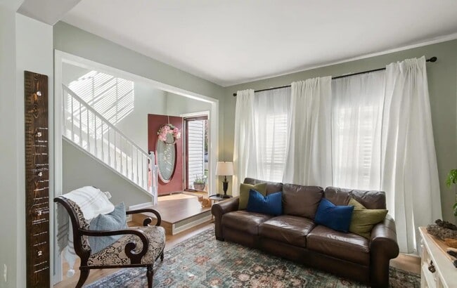 Building Photo - 6 Beau Ridge Dr