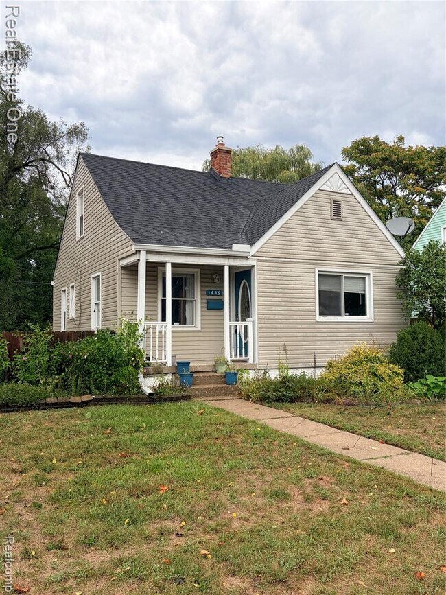 Building Photo - 1436 Leroy St