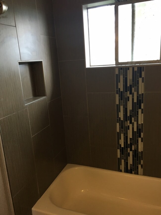 Foto del edificio - Fully Renovated Modern Apartment in A+ Loc...