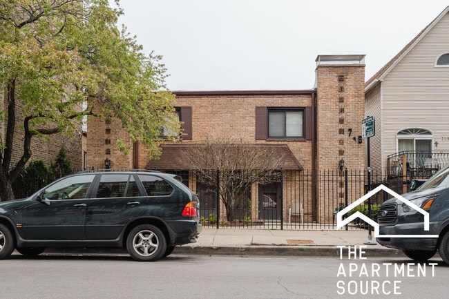 Building Photo - 715 W Diversey Pkwy