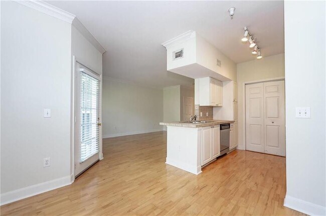 Building Photo - 11617 Tomahawk Creek Pkwy
