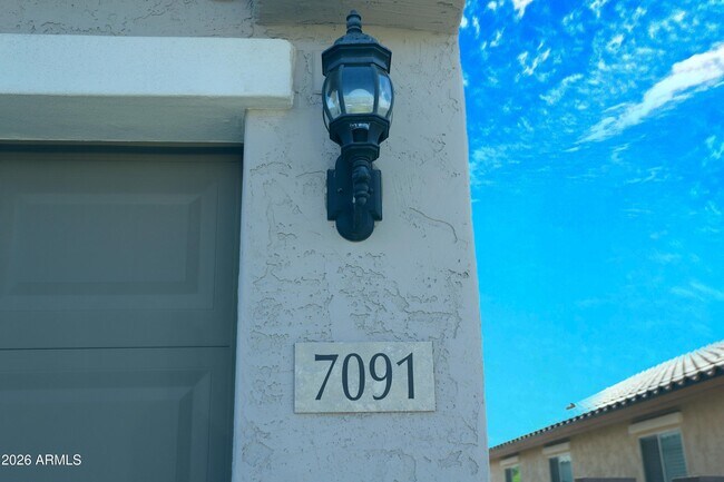 Building Photo - 7091 W Jasmine Trail