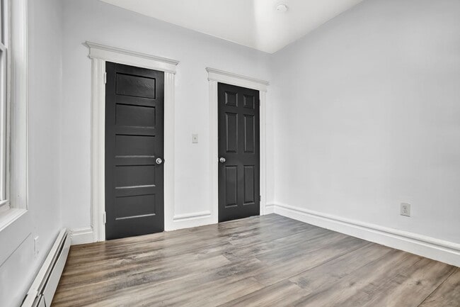 Building Photo - 49 Tichenor Terrace