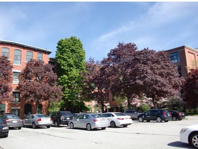 Building Photo - 150 Rumford Ave