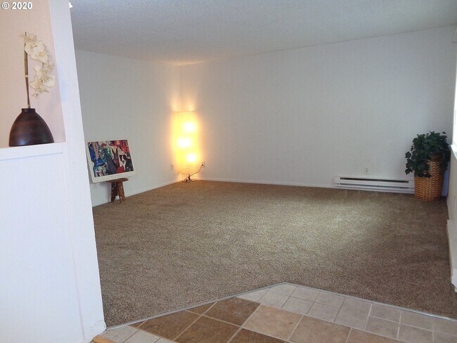 Building Photo - 36 NE Lombard St
