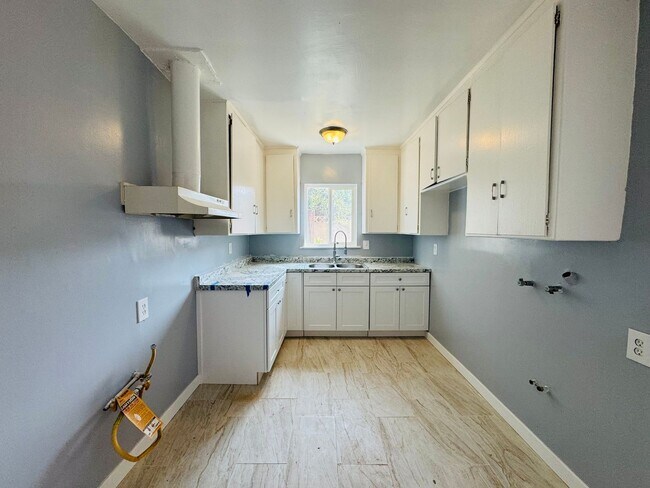 Foto del edificio - 1230 W 144th St