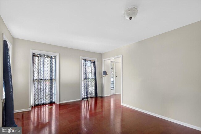 Foto del edificio - 8815 Newport Ct