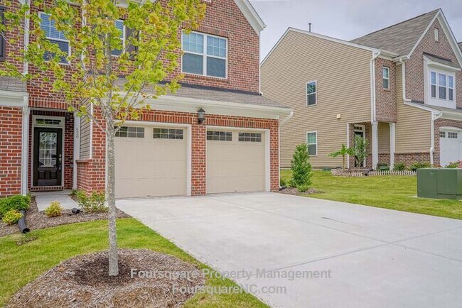 Building Photo - Charming End-Unit Townhome with Bonus Room, Screened Porch & 2-Car Garage – Convenient to RTP, RD...