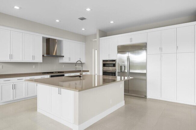 Foto del edificio - 20414 Juniper Bay Ave
