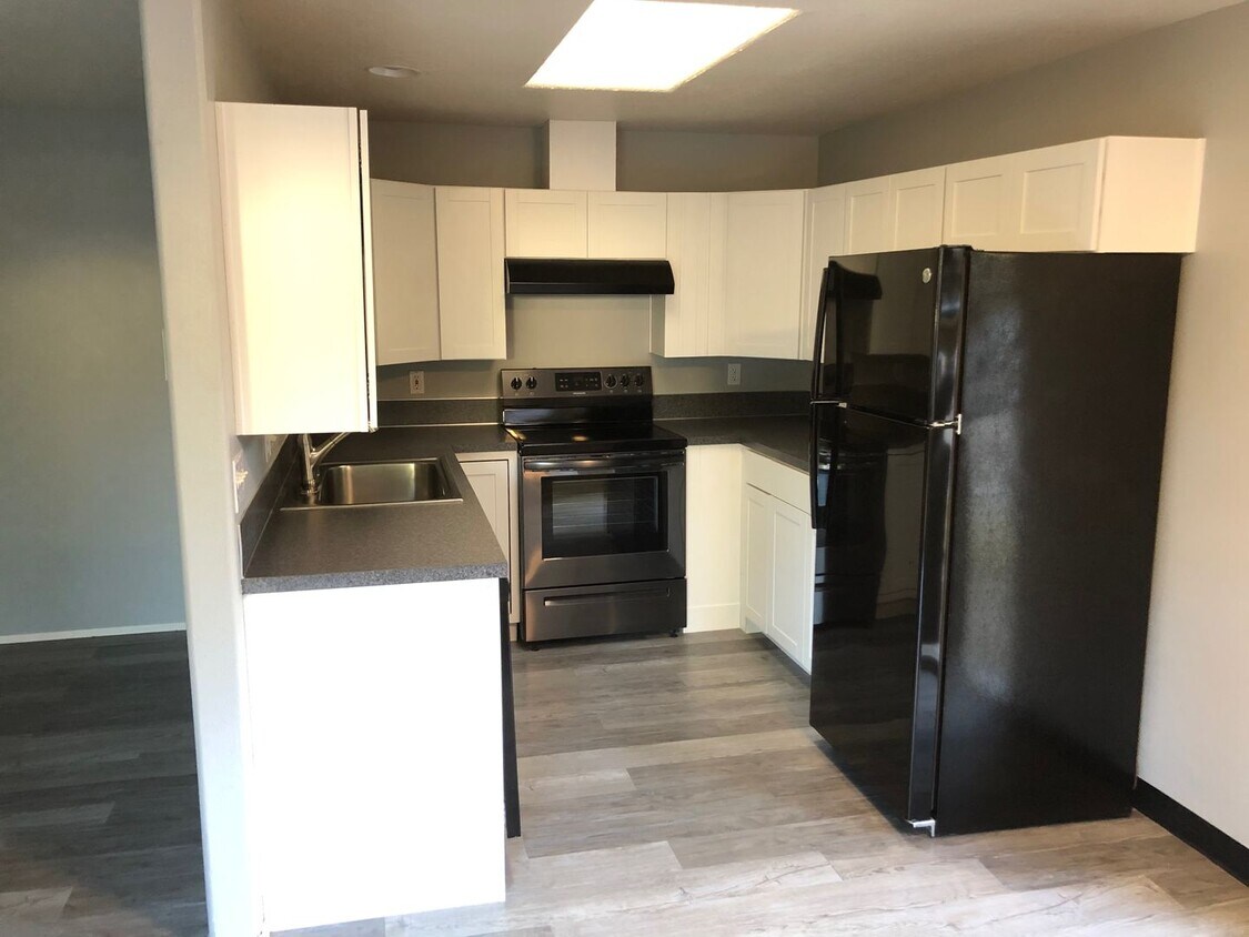 Foto principal - Two Bedroom Four-plex