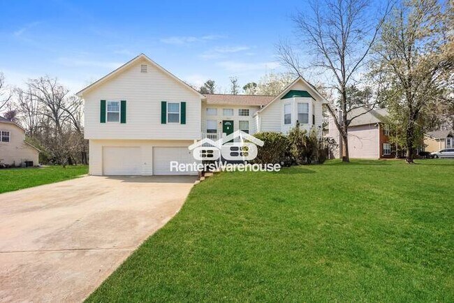 Building Photo - HUGE 3x3  Split Level Home in Whaleys Lake...