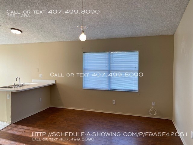 Building Photo - 301 S Capen Ave