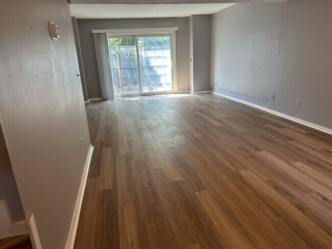 Foto del edificio - 11 Knollwood Cir