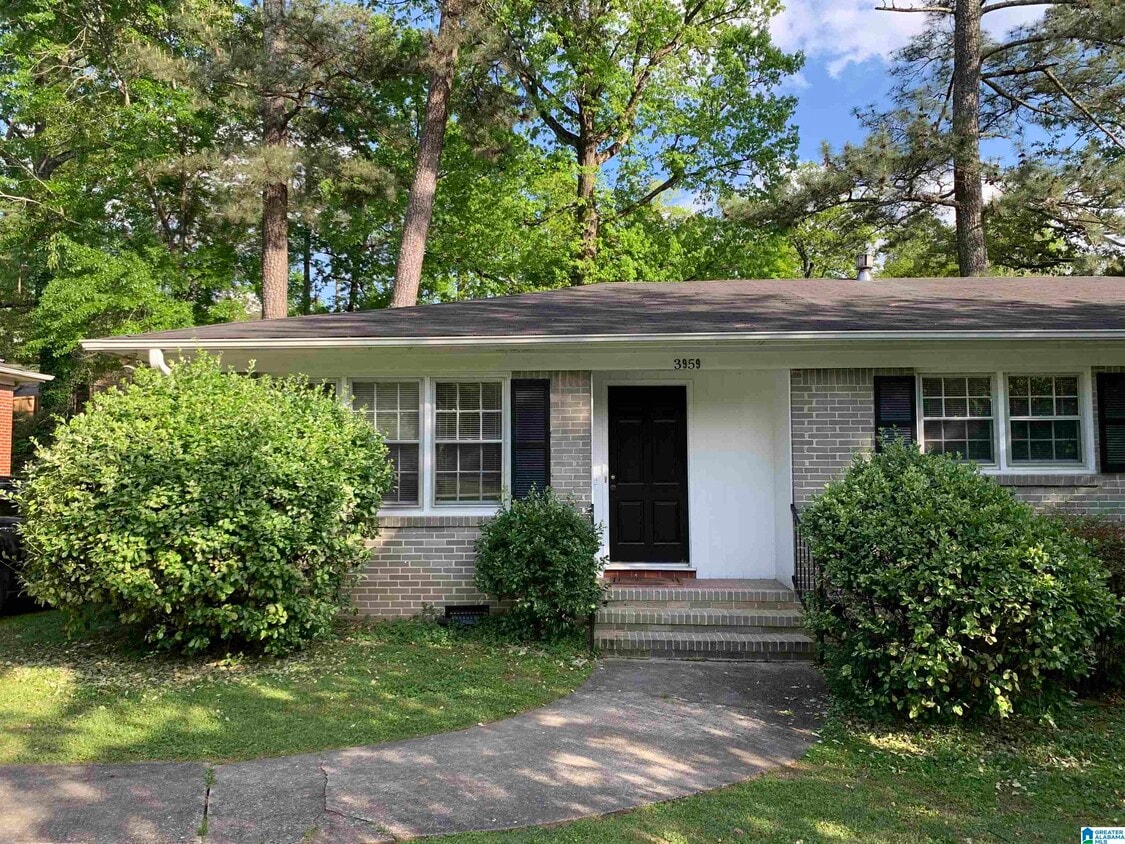 Primary Photo - 3959 Montclair Rd