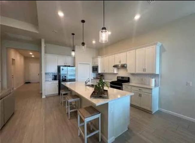 Building Photo - 2037 Yellowfin Cir