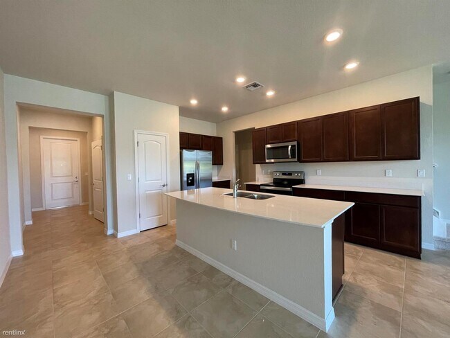 Foto del edificio - 3 br, 2.5 bath Townhome - 2275 Appleton Cir S