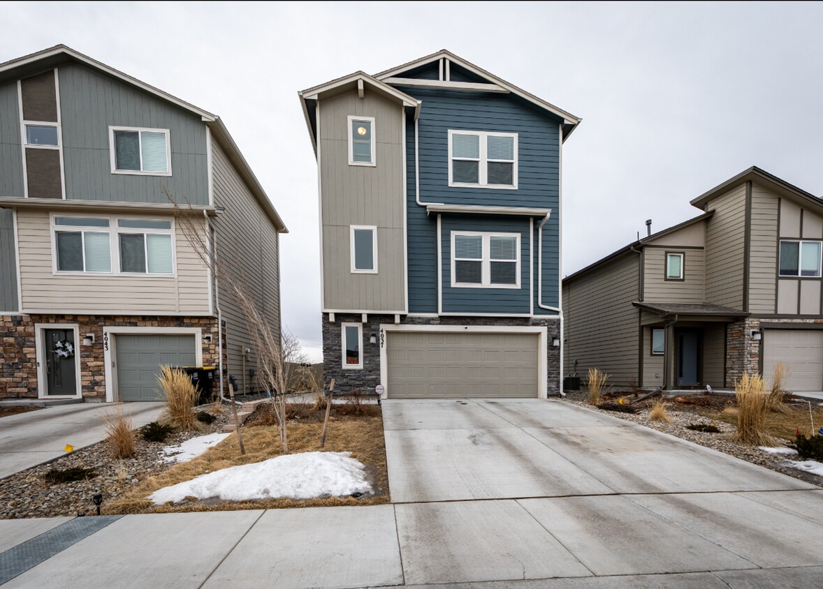 Primary Photo - Beautiful 3 Bedroom/2 Bathroom Home in Cha...