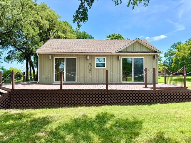 Building Photo - Guest House on Lake Granbury