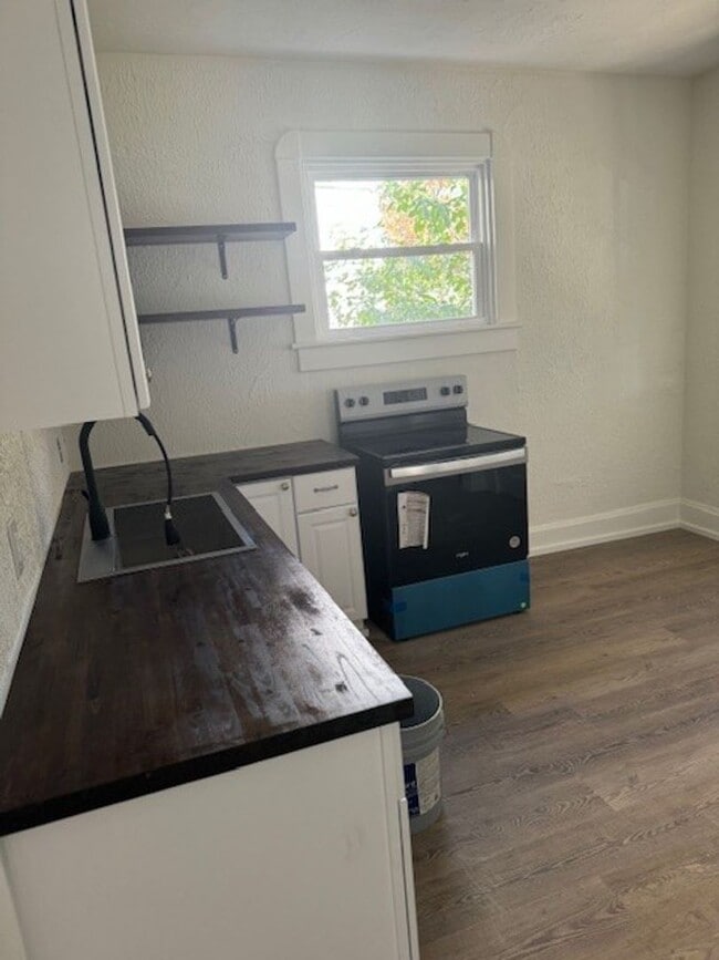Foto del edificio - Spacious Newly Remodeled 3 Bedroom - 1/2 O...